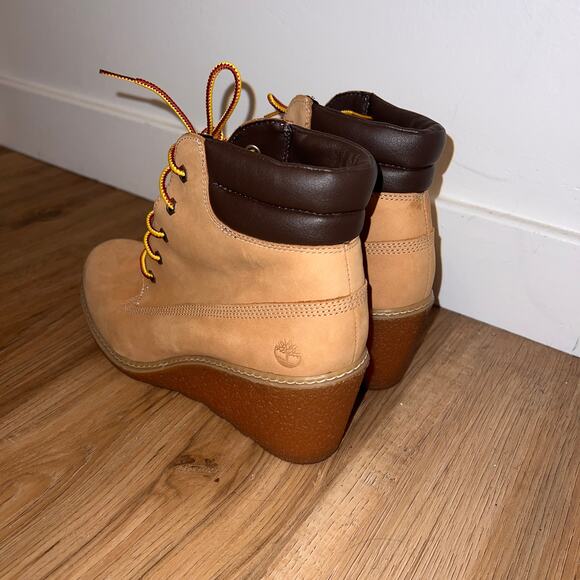 Timberland Women's Amston 6 Inch Wheat Nubuck Wedge Heel Boots Size 9.5 - Picture 3 of 6